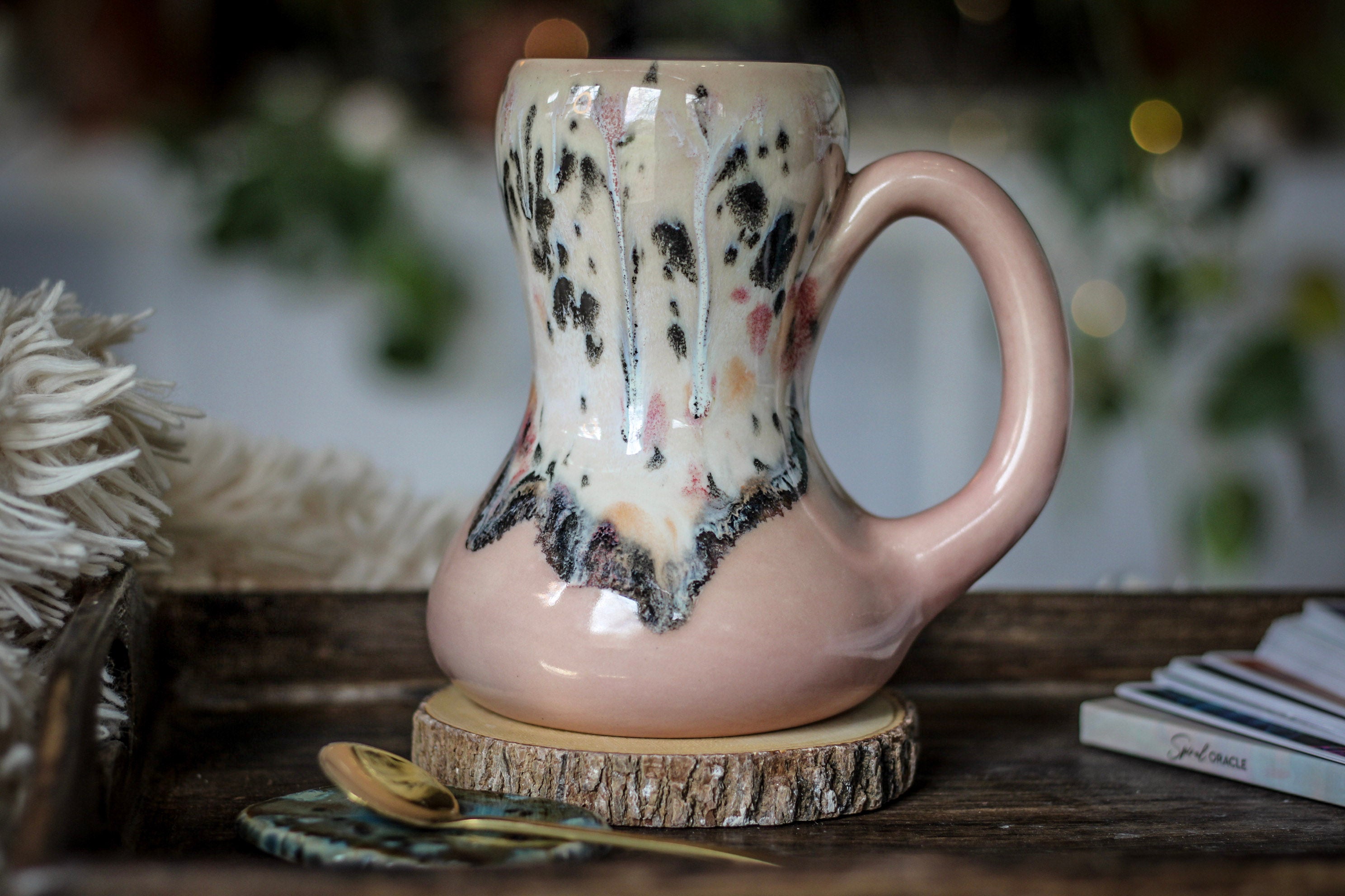 01-D Granny's Lace Gourd Mug, 18 oz.