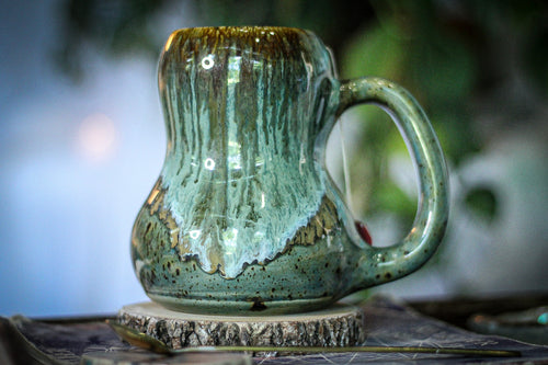 01-D Mossy Wave Notched Acorn Gourd Mug, 19 oz.