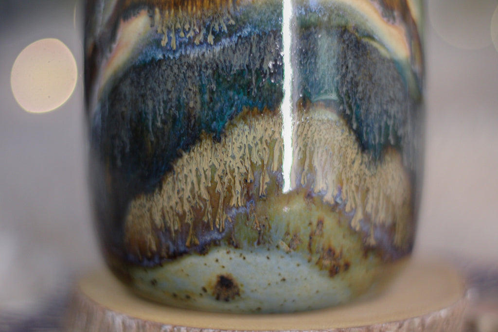 01-A Green Mountain Magic Mug, 23 oz.