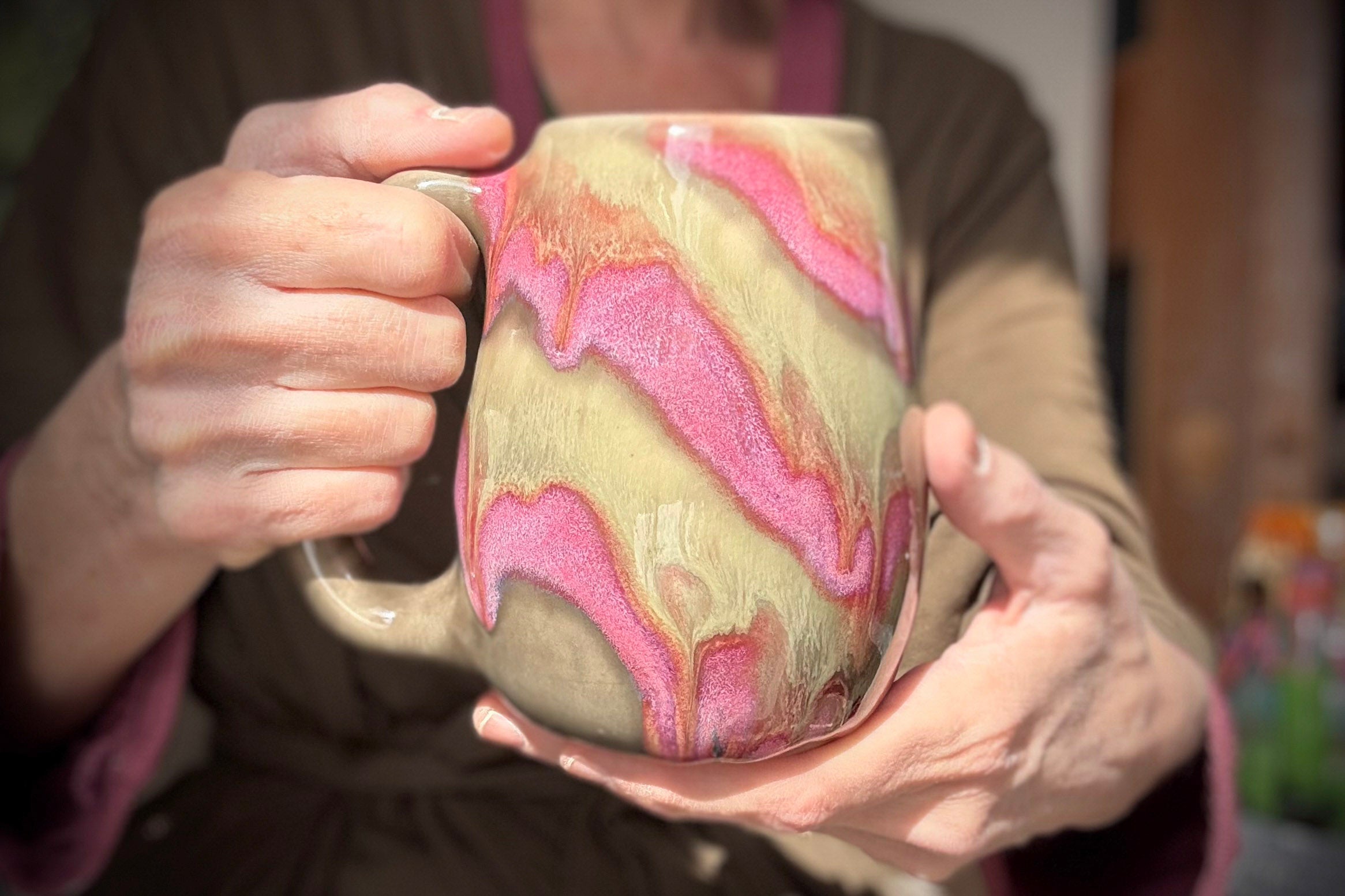 09-E Magenta Grotto Variation Mug, 20 oz.