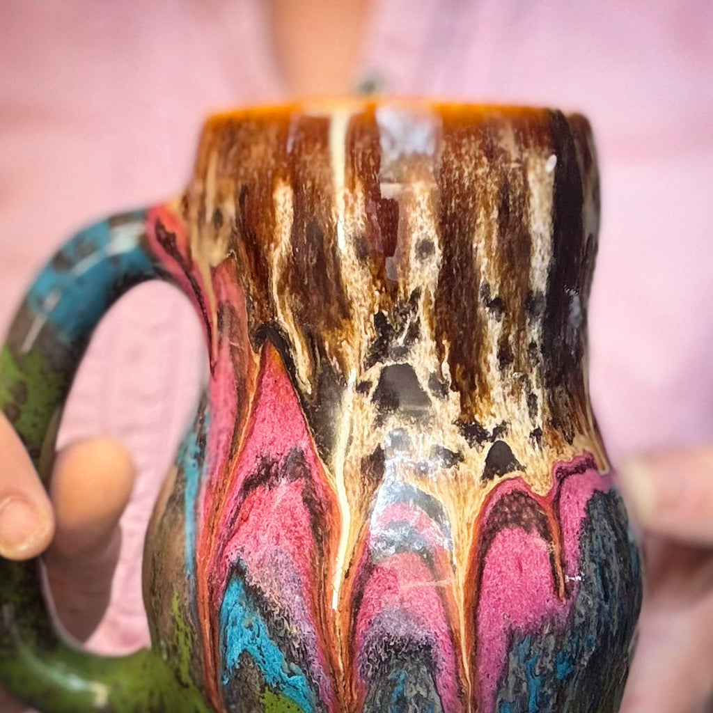 08-B Molten Cheetah Curvy Mug, TOP SHELF - 21 oz.