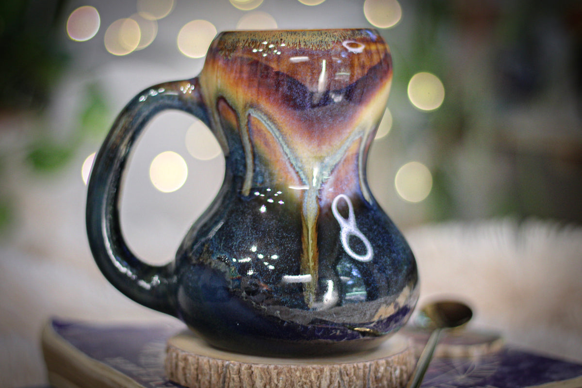 09-C New Earth Gourd Mug, 18 oz.