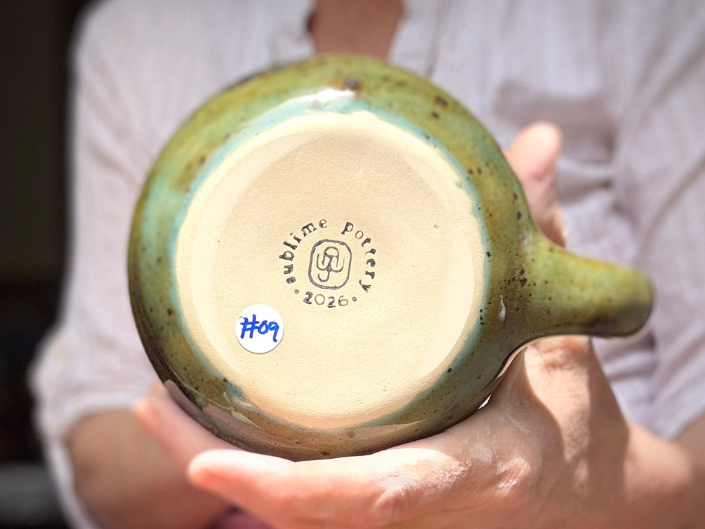 09-D Mossy Wave Gourd Mug, 24 oz.