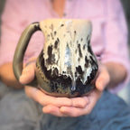 09-D Granny's Lace Variation Curvy Mug, 20 oz.