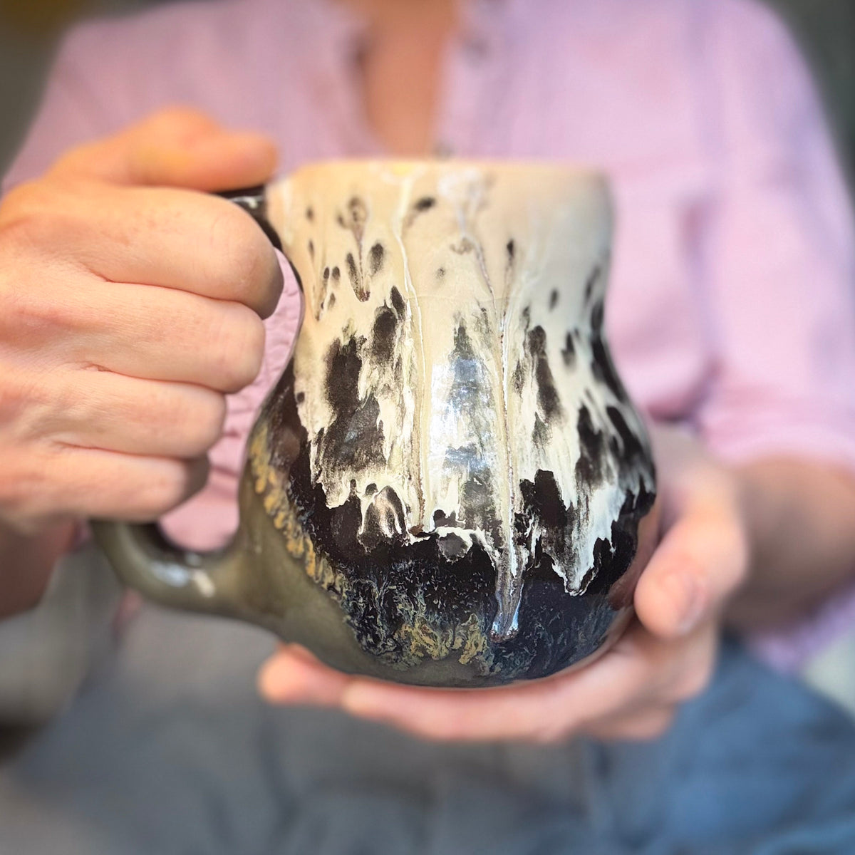 09-D Granny's Lace Variation Curvy Mug, 20 oz.
