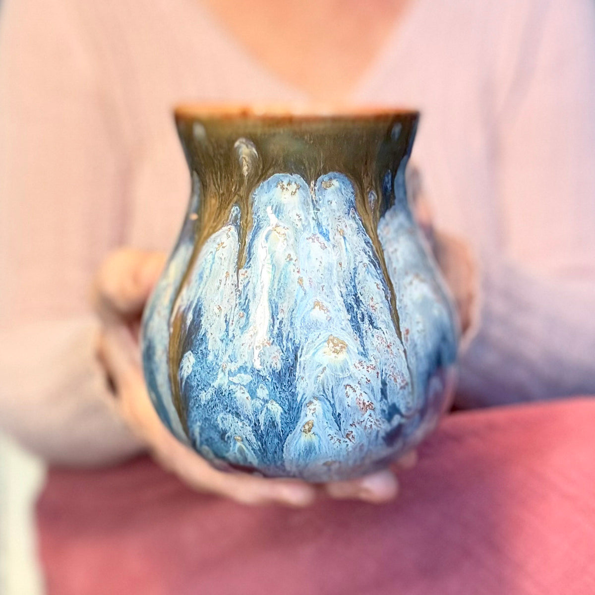 09-F Turquoise Starburst Flared Curvy Mug, 18 oz.