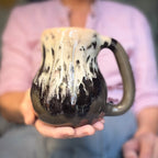 09-D Granny's Lace Variation Curvy Mug, 20 oz.