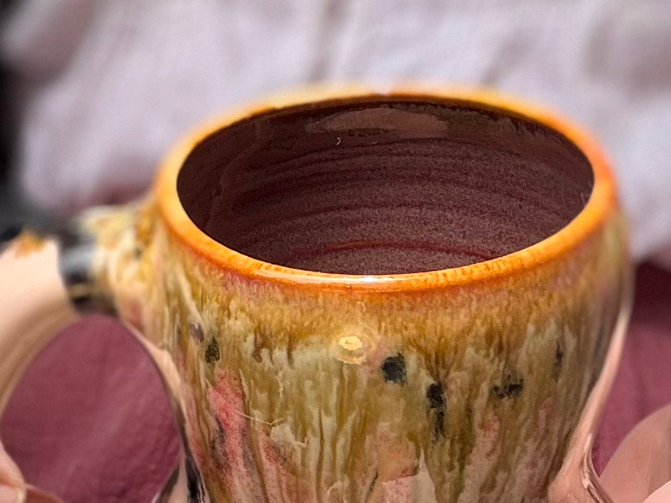 10-D Granny's Lace Gourd Mug, 20 oz.