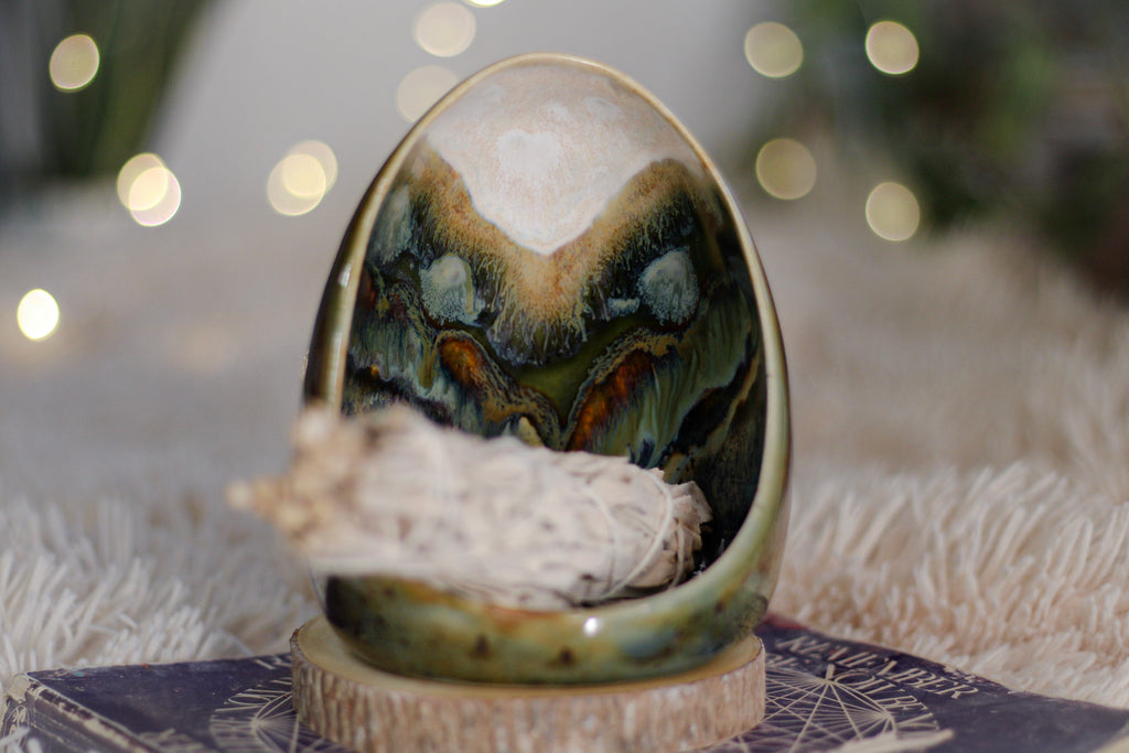 09-A Green Mountain Magic Candleholder
