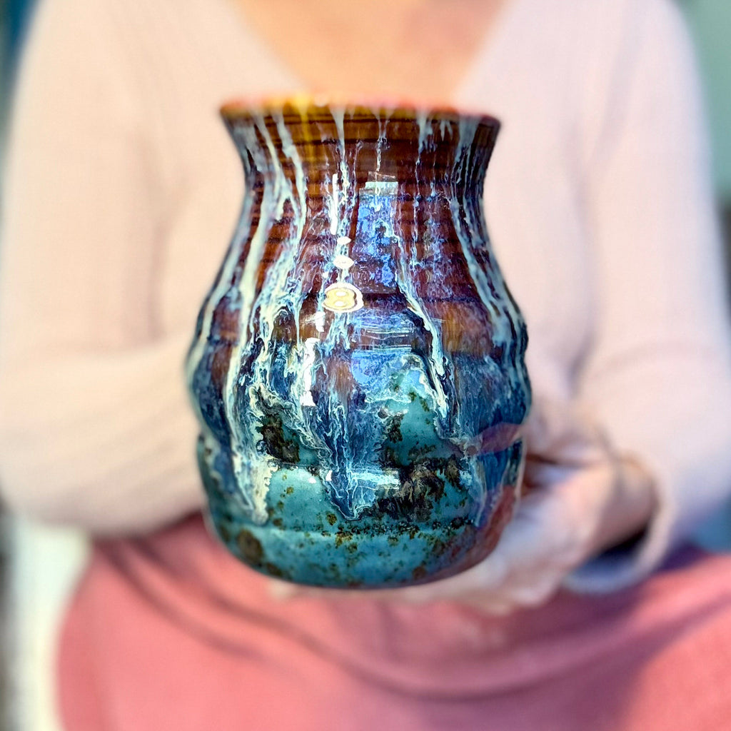 10-E New Wave Flared Curvy Grooved Mug, 22 oz.