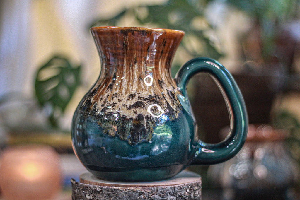 09-D Molten Cheetah Flared Mug, 23 oz.