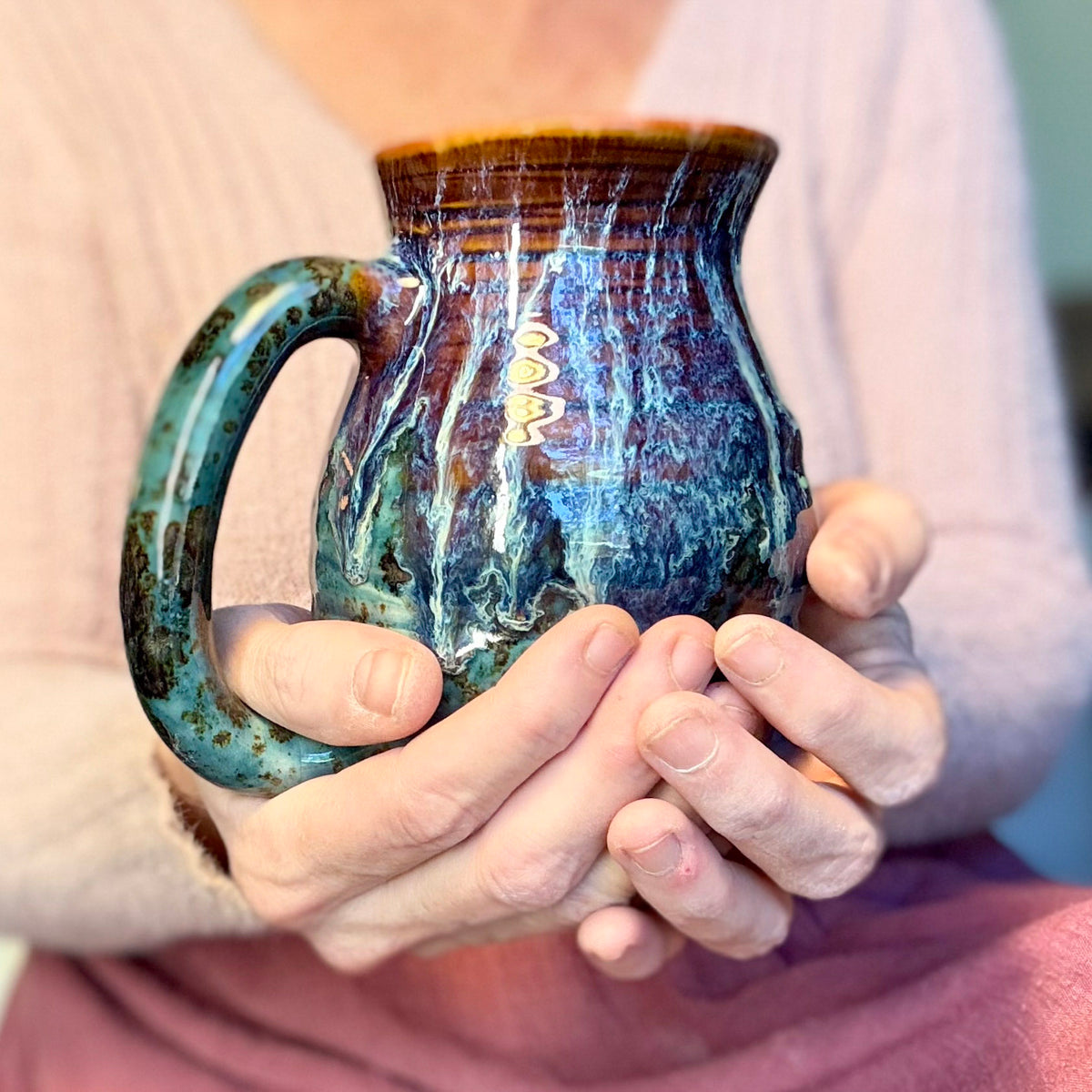 10-E New Wave Flared Curvy Grooved Mug, 22 oz.