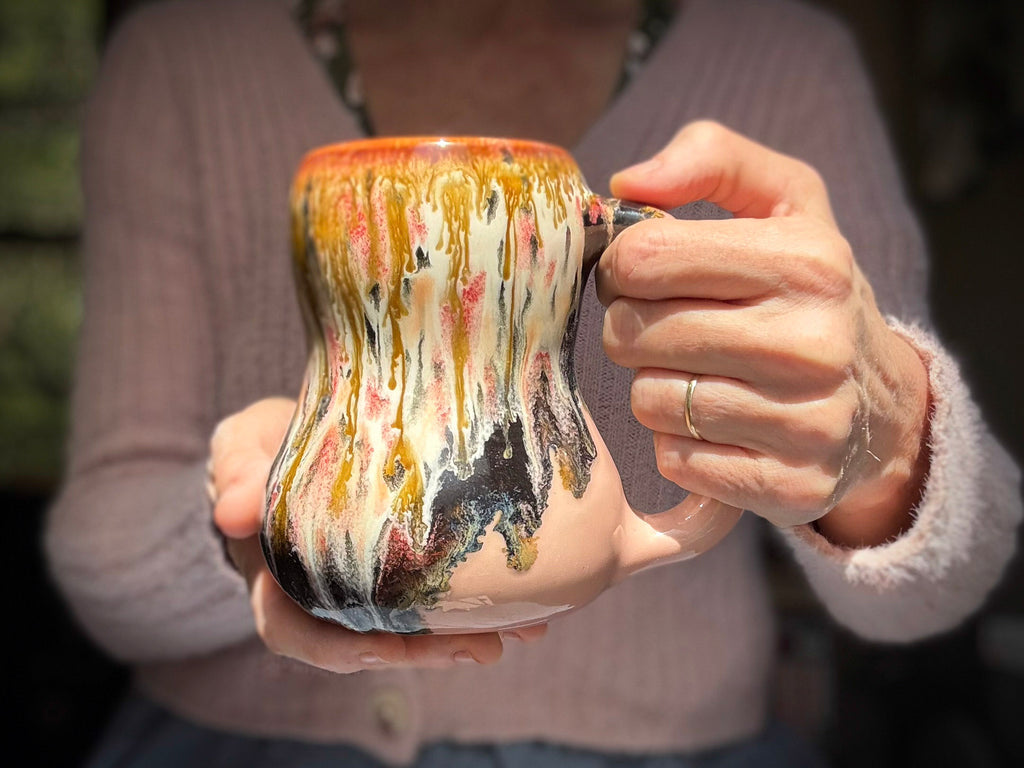 12-D Granny's Lace Gourd Mug - TOP SHELF, 20 oz.