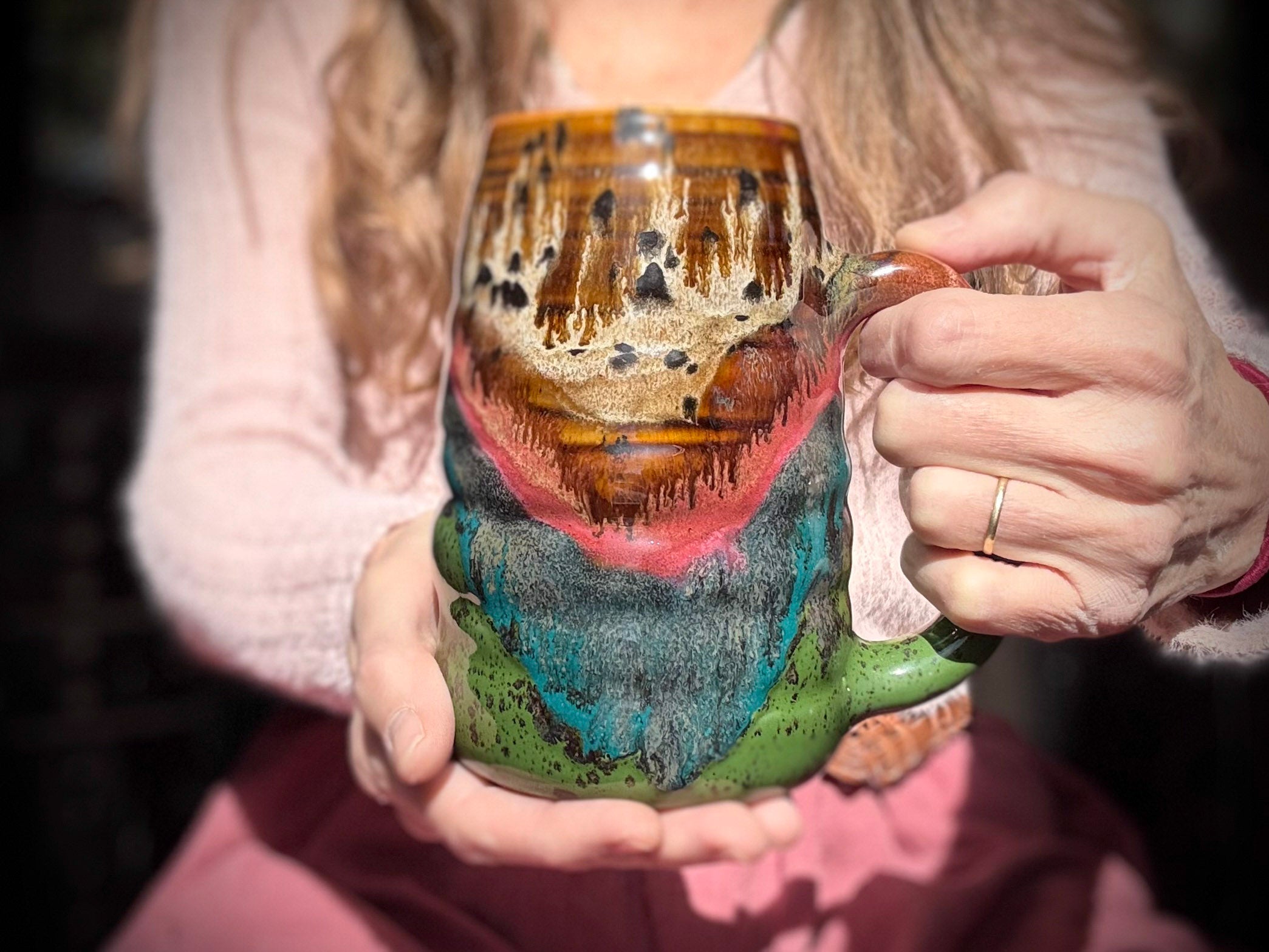 02-B Molten Cheetah Swirly Mug - TOP SHELF, 27 oz.