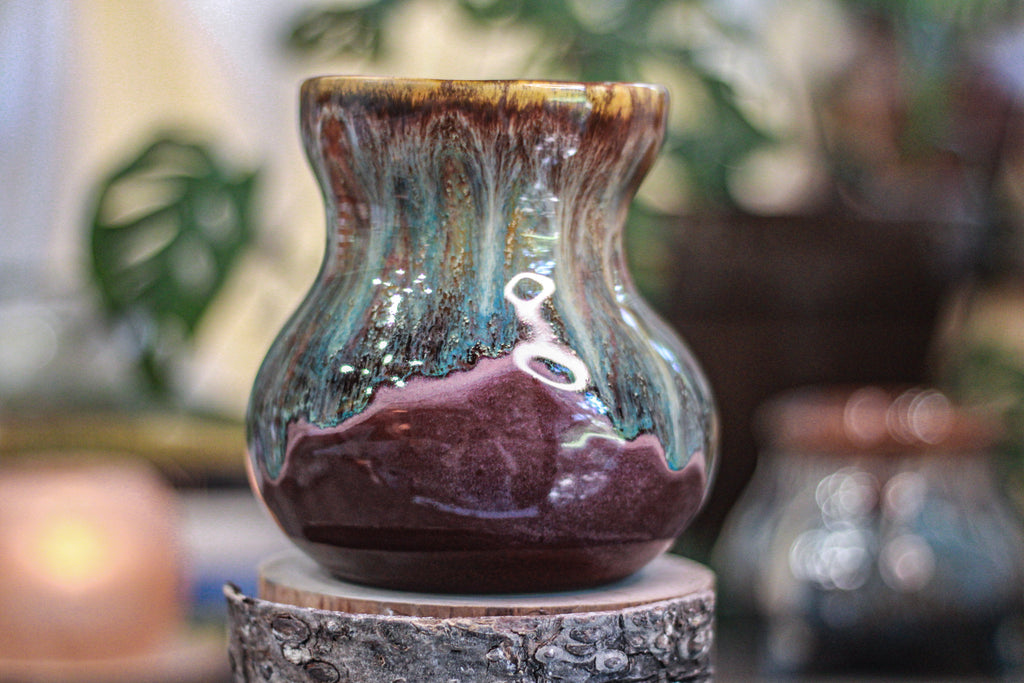 10-D Aqua Falls Notched Gourd Mug, 19 oz.