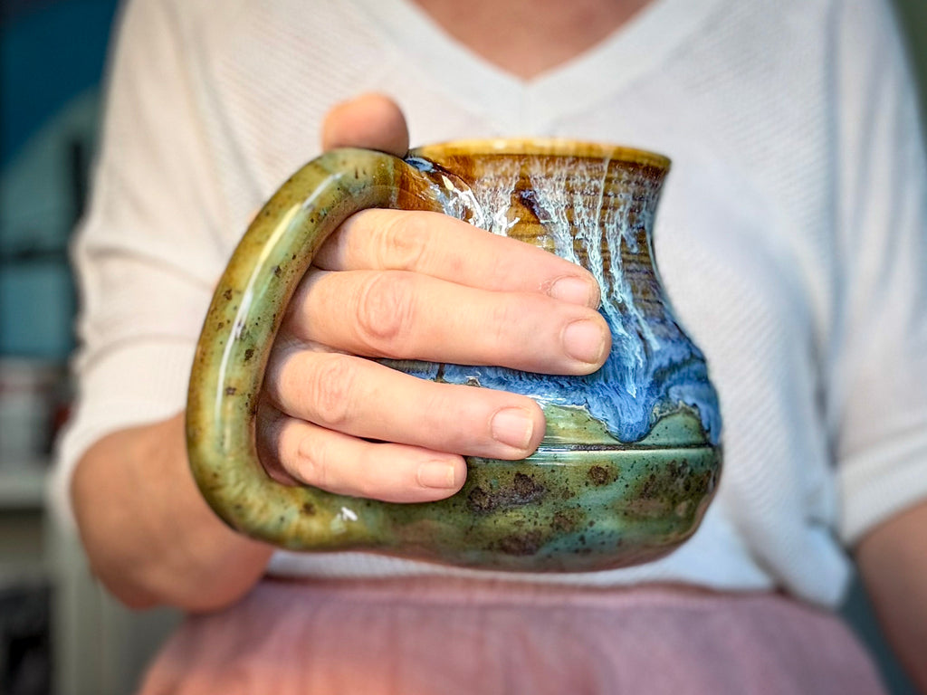 13-E New Wave Variation Flared Textured Mug, 20 oz.