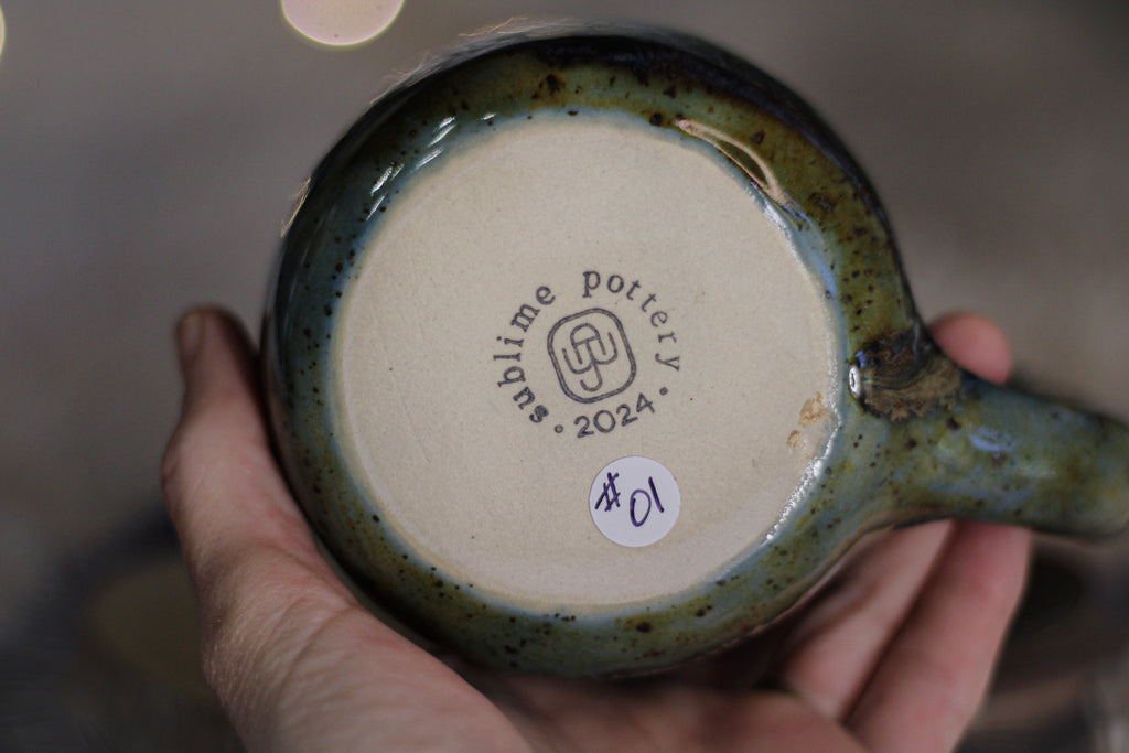 01-A Green Mountain Magic Mug, 23 oz.