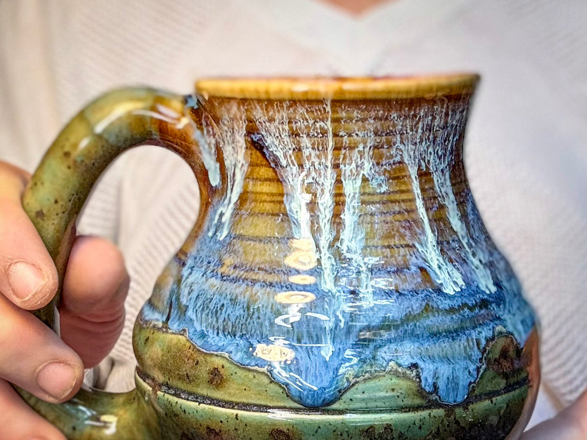 13-E New Wave Variation Flared Textured Mug, 20 oz.