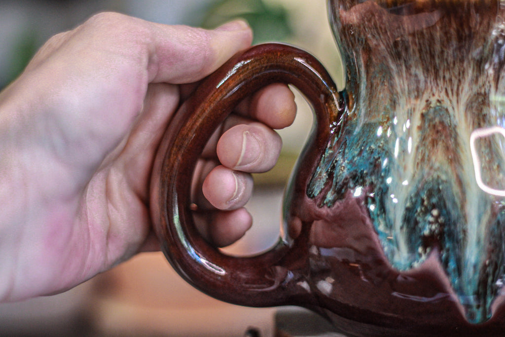 10-D Aqua Falls Notched Gourd Mug, 19 oz.