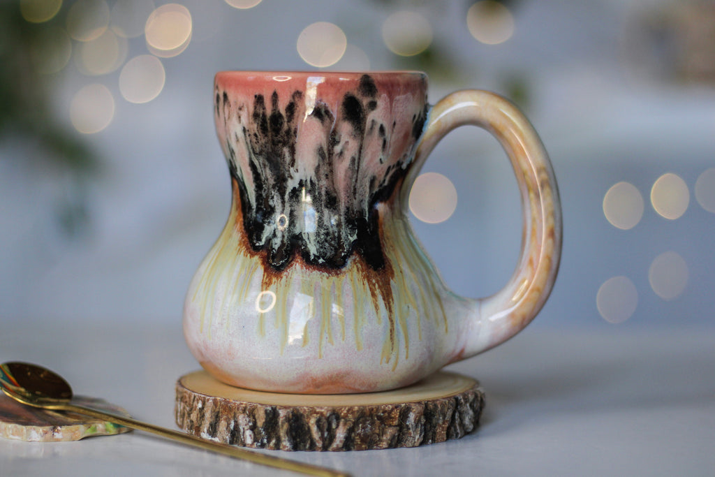 11-E Granny's Lace Soft Earth Variation Gourd Mug, 14 oz.