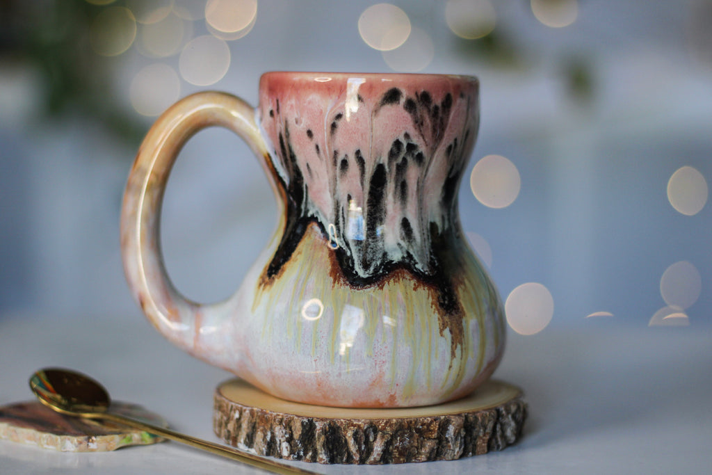 11-E Granny's Lace Soft Earth Variation Gourd Mug, 14 oz.