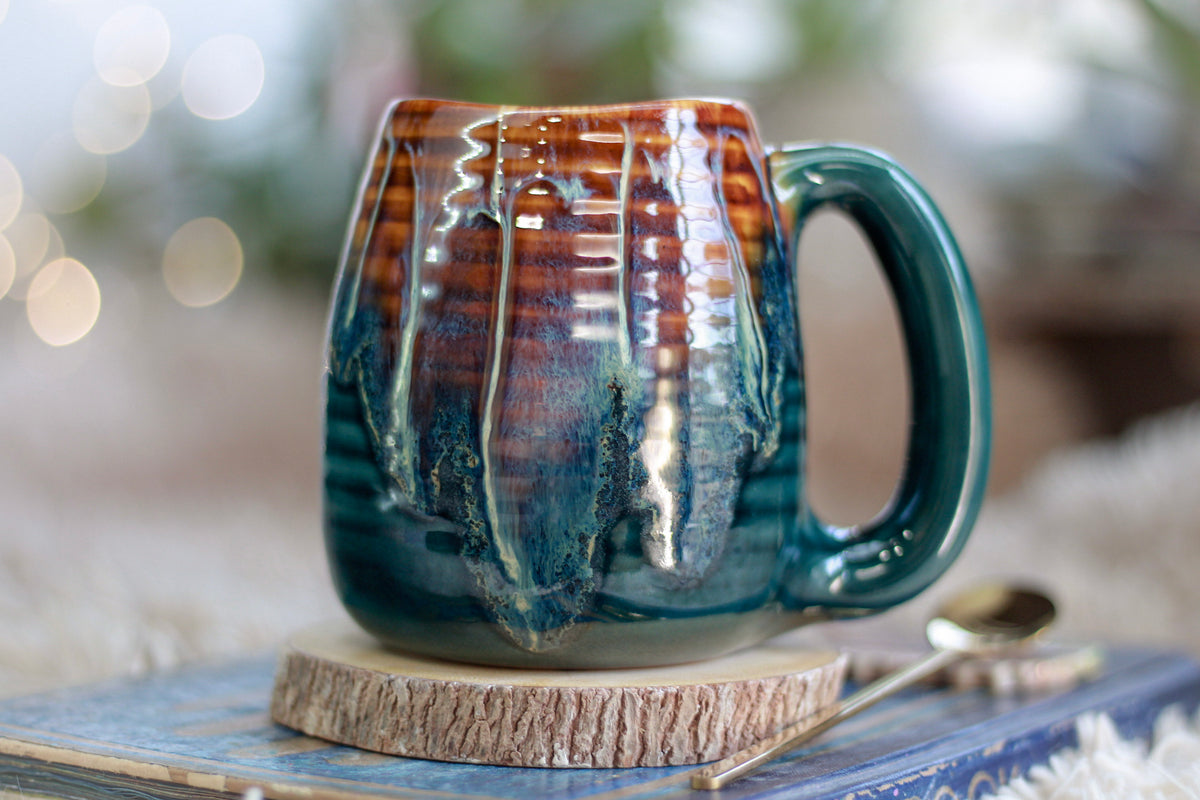 11-D New Wave Textured  Mug, 17 oz.