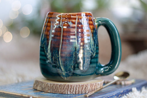 11-D New Wave Textured  Mug, 17 oz.
