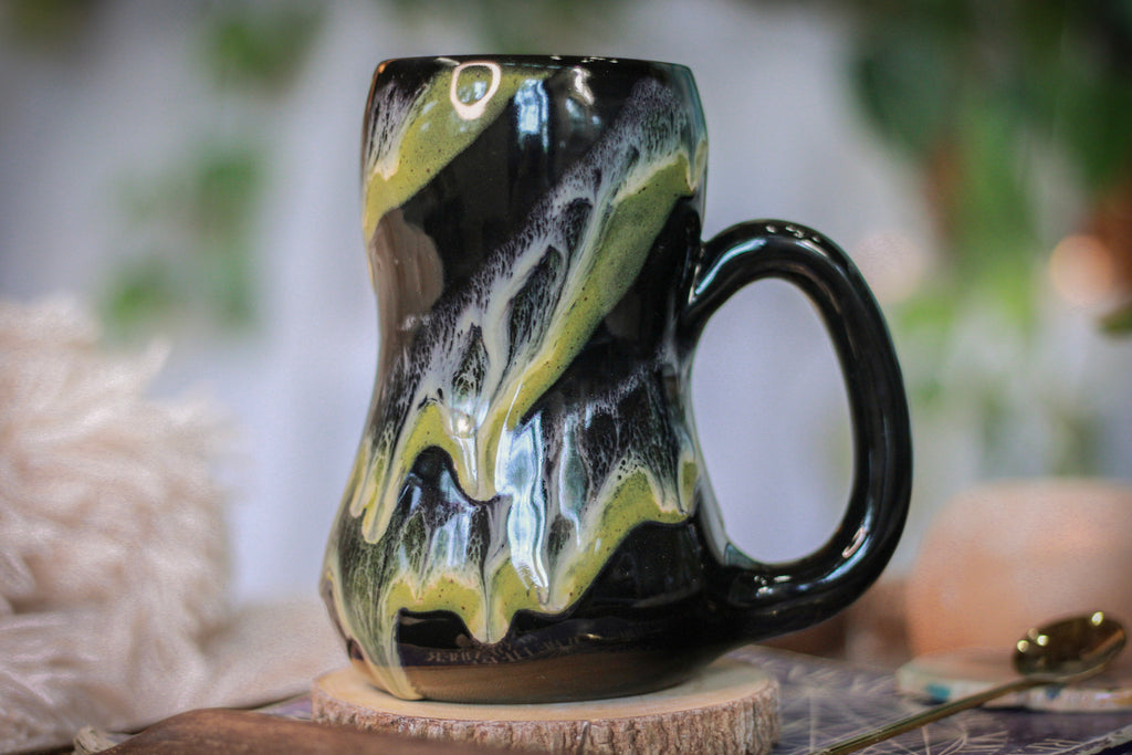 12-D Mossy Grotto Gourd Mug, 21 oz.