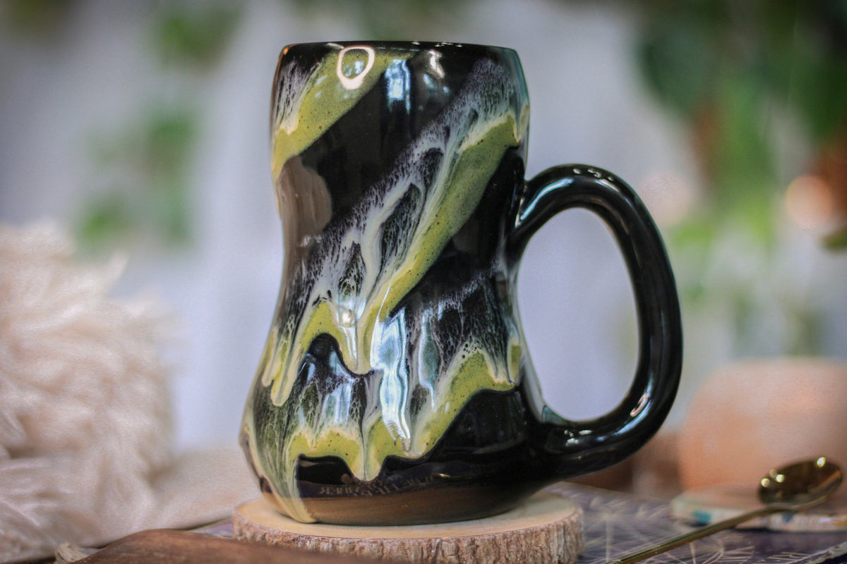 12-D Mossy Grotto Gourd Mug, 21 oz.