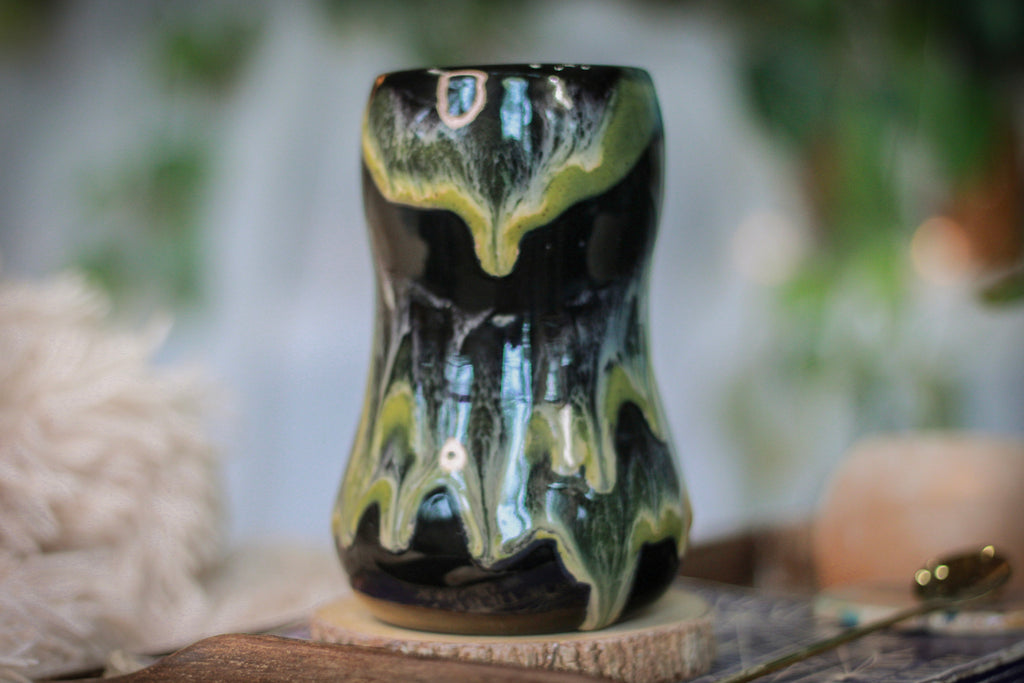 12-D Mossy Grotto Gourd Mug, 21 oz.