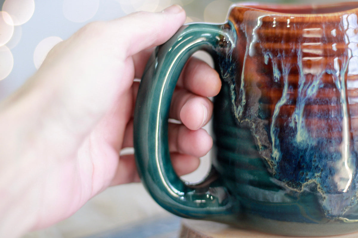 11-D New Wave Textured  Mug, 17 oz.