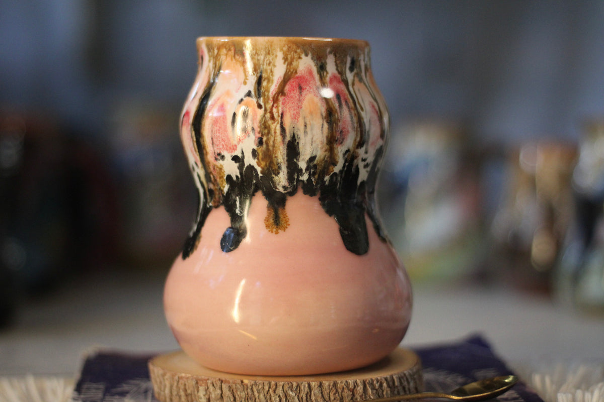 05-E Granny's Lace Gourd Mug Variation - TOP SHELF, 22 oz.
