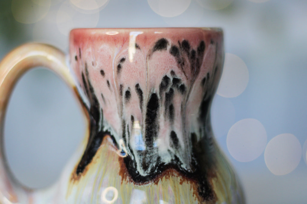 11-E Granny's Lace Soft Earth Variation Gourd Mug, 14 oz.