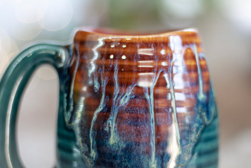 11-D New Wave Textured  Mug, 17 oz.