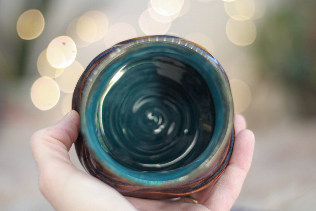 16-TESTER Textured Divot Sipping Bowl,  10 oz.