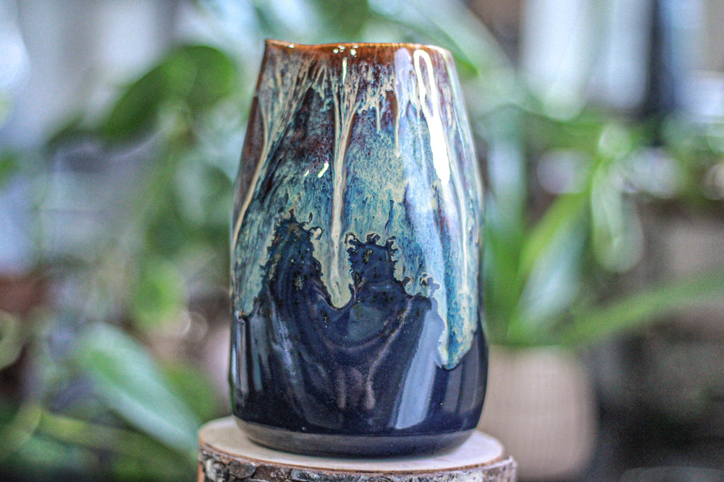 14-D New Wave Bedside Pitcher, 22 oz.