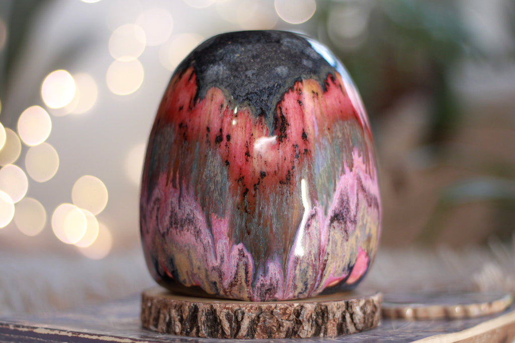 09-B Strawberry Hills Variation Vase