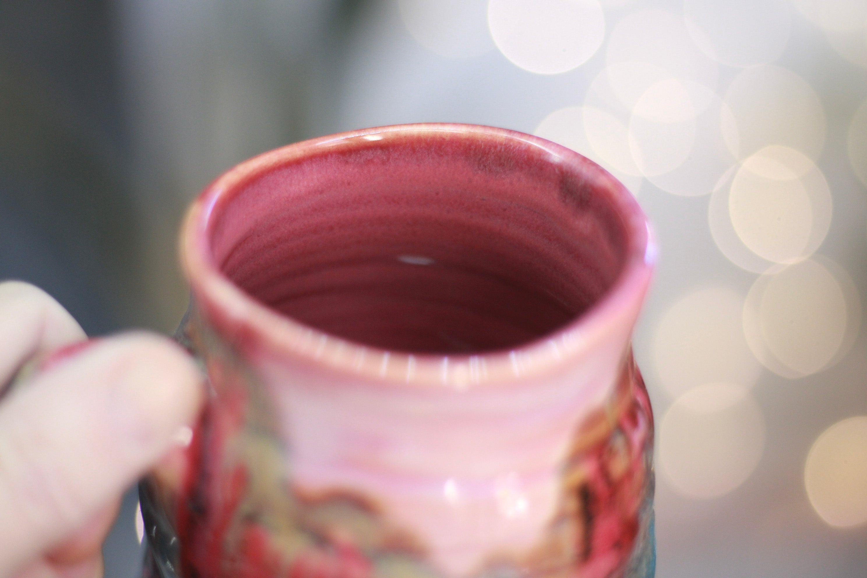 01-A Strawberry Hills Textured Divot Mug - TOP SHELF, 22 oz.
