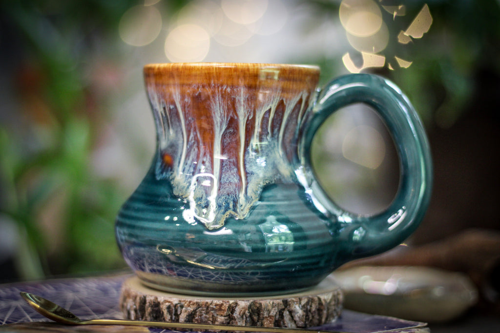 17-D New Wave Textured Flared Acorn Mug, 18 oz.