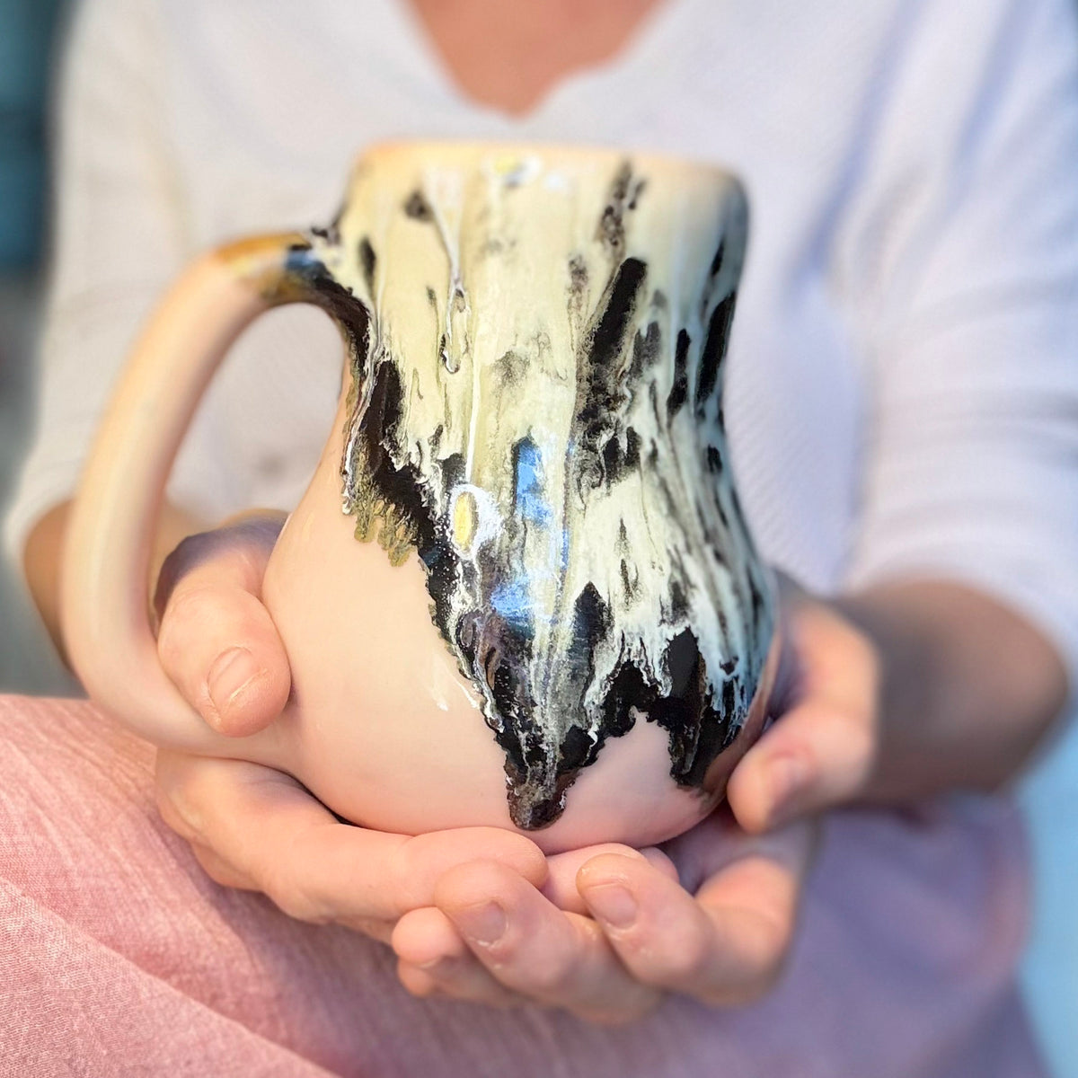 15-D Granny's Lace Gourd Mug, 22 oz.