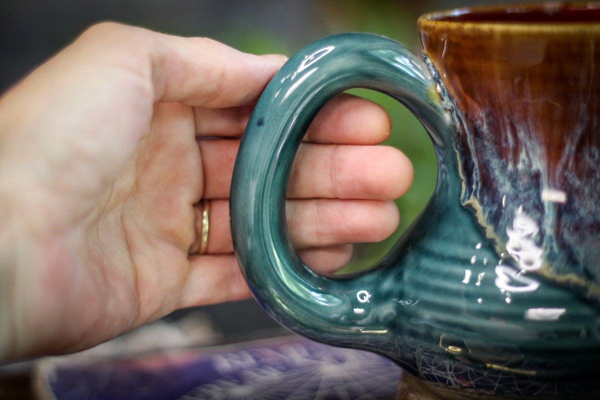 17-D New Wave Textured Flared Acorn Mug, 18 oz.