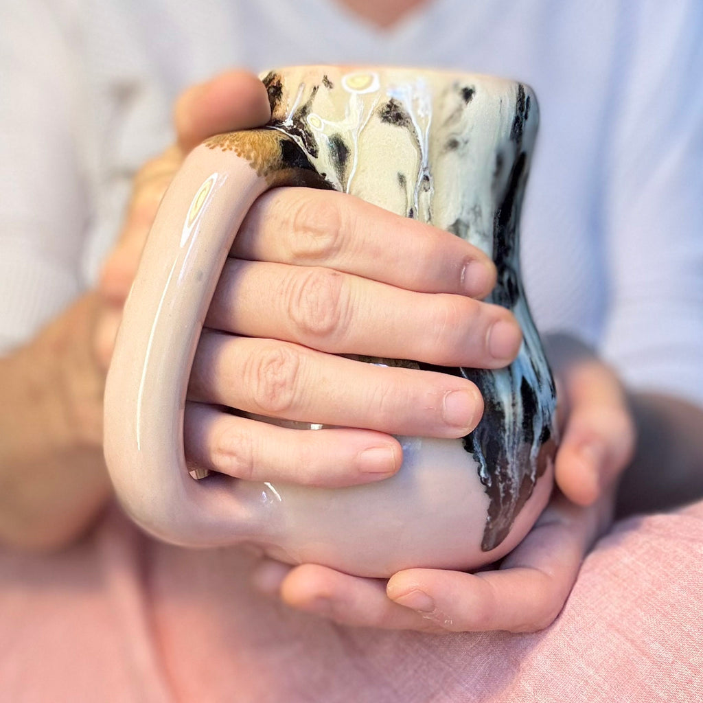 15-D Granny's Lace Gourd Mug, 22 oz.