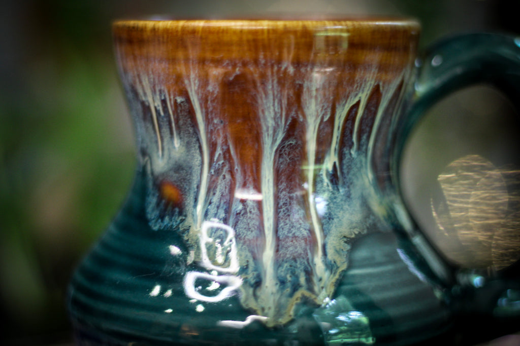 17-D New Wave Textured Flared Acorn Mug, 18 oz.