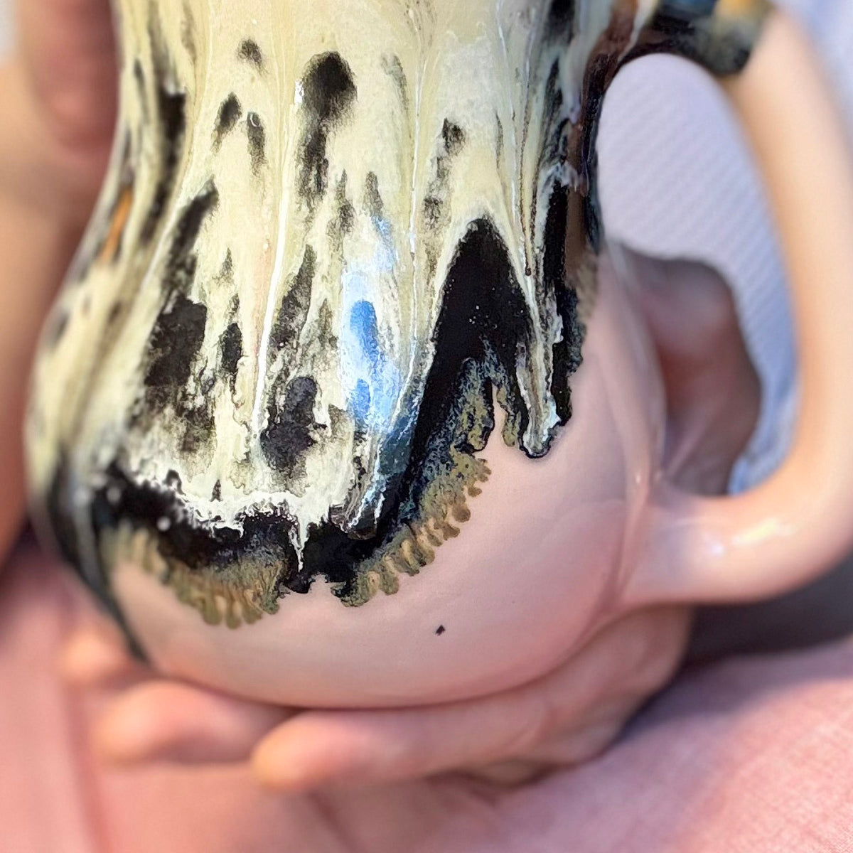 15-D Granny's Lace Gourd Mug, 22 oz.
