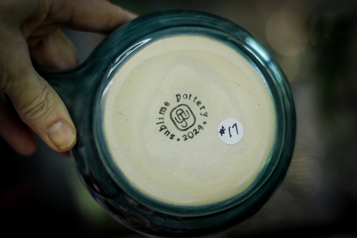 17-D New Wave Textured Flared Acorn Mug, 18 oz.