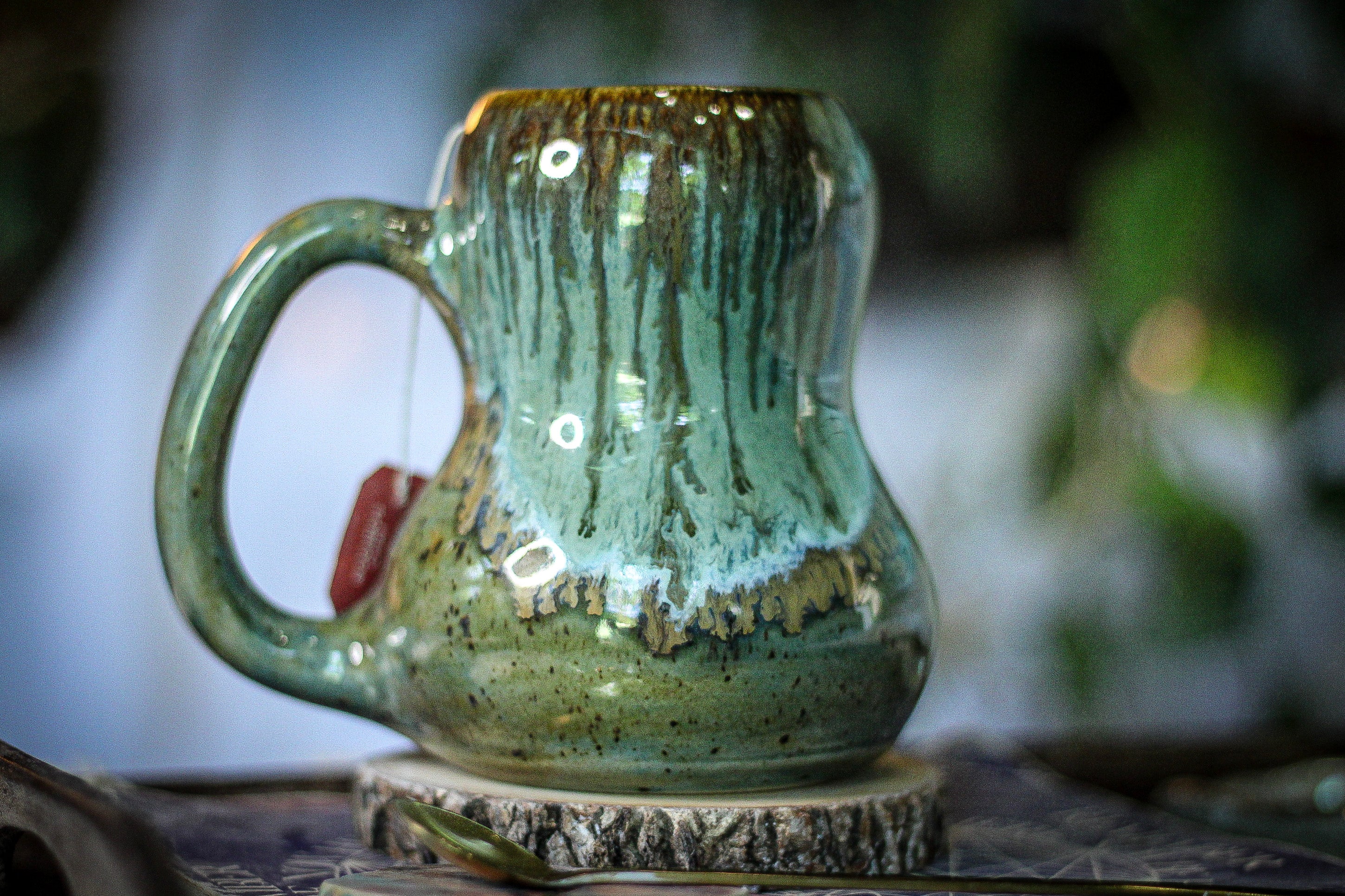 01-D Mossy Wave Notched Acorn Gourd Mug, 19 oz.