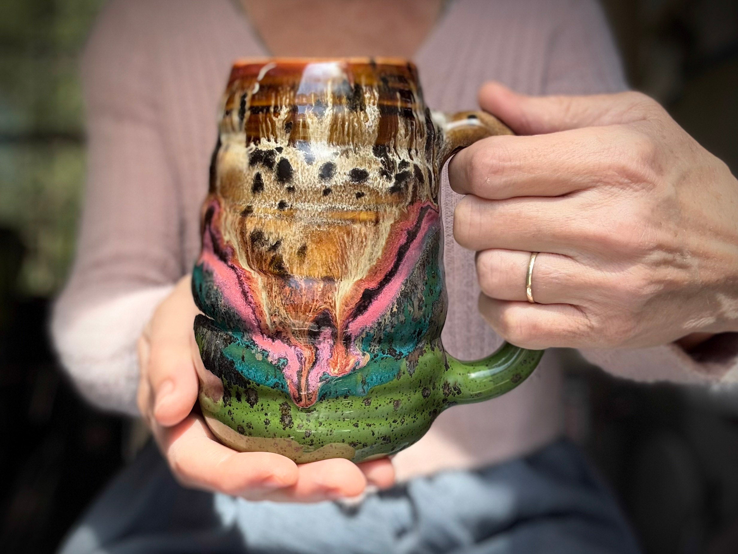 01-B Molten Cheetah Swirly Mug - TOP SHELF, 20 oz.