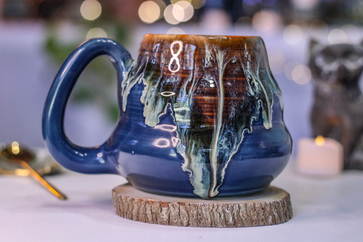 17-D New Wave Goddess Acorn Mug - TOP SHELF, 22 oz.
