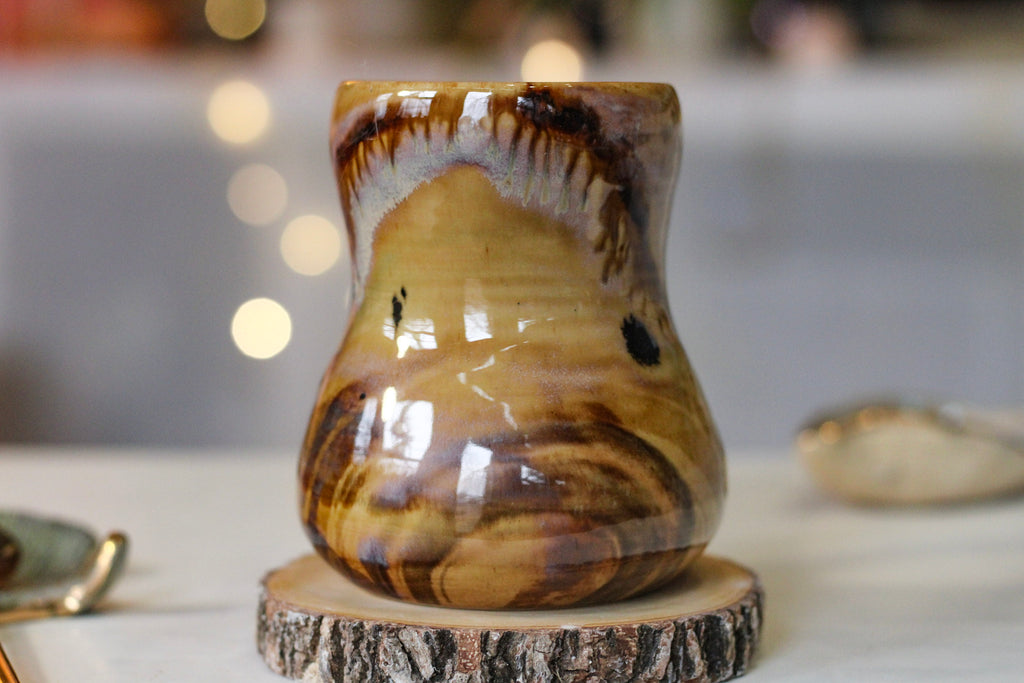 18-F EXPERIMENT Petite Notched Gourd Mug, 12 oz.