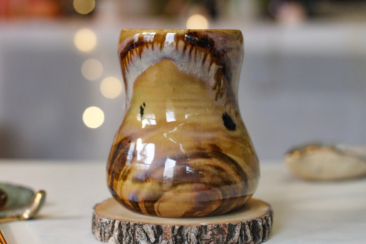 18-F EXPERIMENT Petite Notched Gourd Mug, 12 oz.